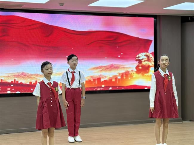 朗诵《大写的中国》.jpg